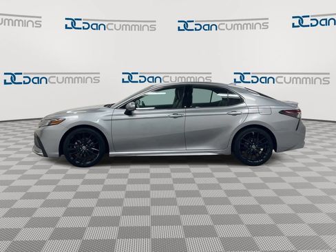 Used 2023 Toyota Camry XSE FWD image 5