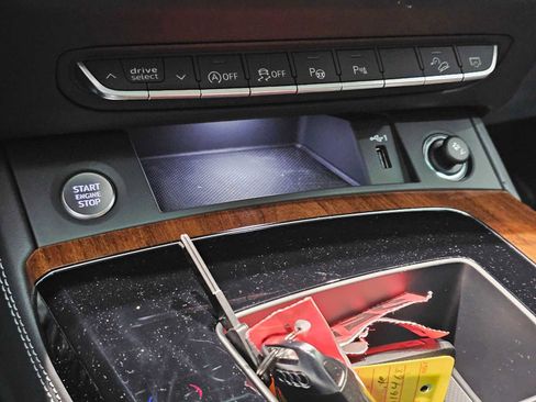 Used 2023 Audi Q5 Prestige image 19