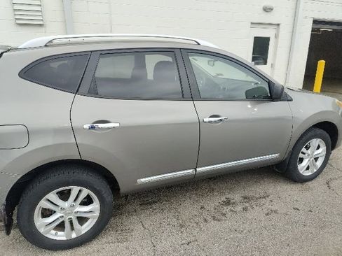 Used 2015 Nissan Rogue S w/ Convenience Package AWD/4WD image 8