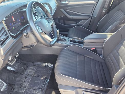 Used 2023 Volkswagen Jetta Sport image 12