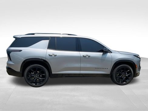 Used 2026 Chevrolet Traverse RS w/ LPO, Floor Liner Package AWD/4WD image 9