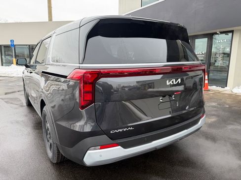 New 2026 Kia Carnival LX FWD image 11