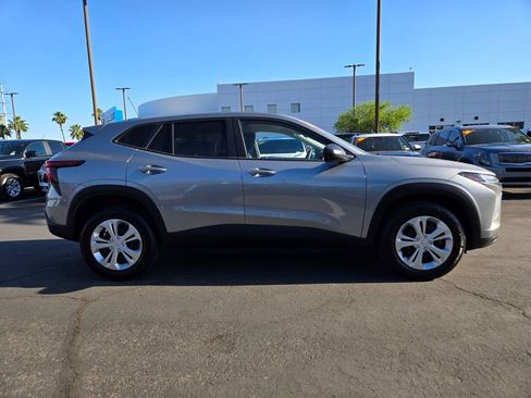 Used 2025 Chevrolet Trax LS FWD image 7