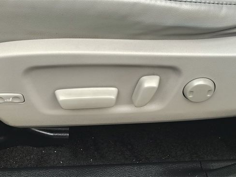 Used 2016 Toyota Highlander XLE image 10