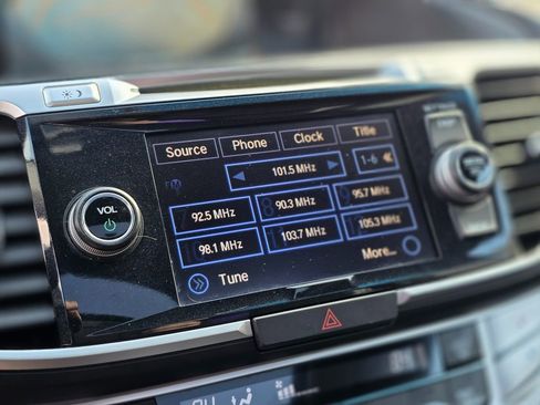 Used 2015 Honda Accord EX image 27