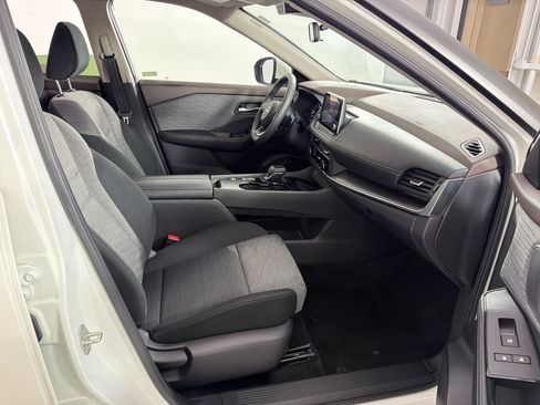 Used 2023 Nissan Rogue SV FWD image 22