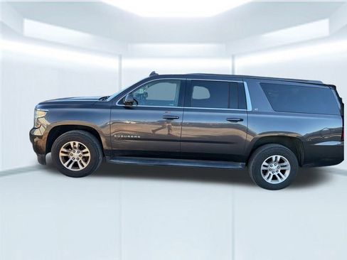 Used 2018 Chevrolet Suburban LT image 10