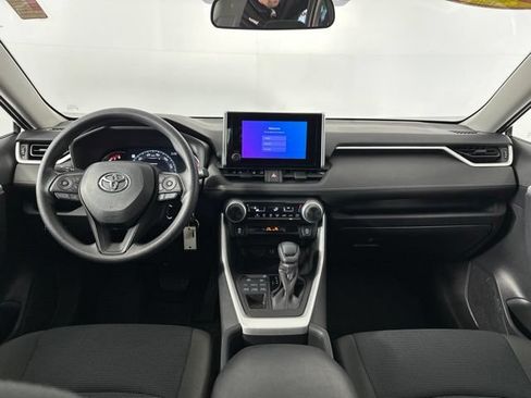 Used 2023 Toyota RAV4 LE AWD/4WD image 11