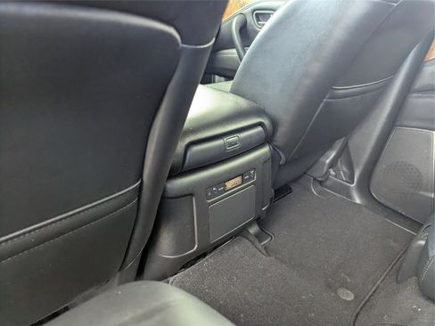 Used 2021 Nissan Armada SL w/ Captain's Chairs Package image 19