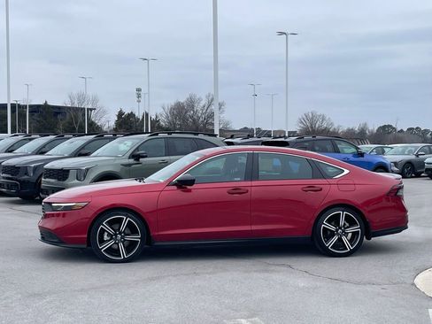 Used 2024 Honda Accord Sport image 4