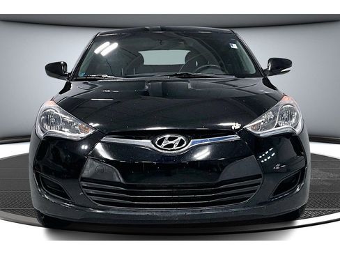 Used 2016 Hyundai Veloster image 4