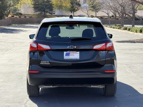 Used 2020 Chevrolet Equinox LS w/ LS Convenience Package FWD image 5
