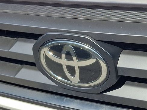 Used 2023 Toyota Tacoma SR AWD/4WD image 5