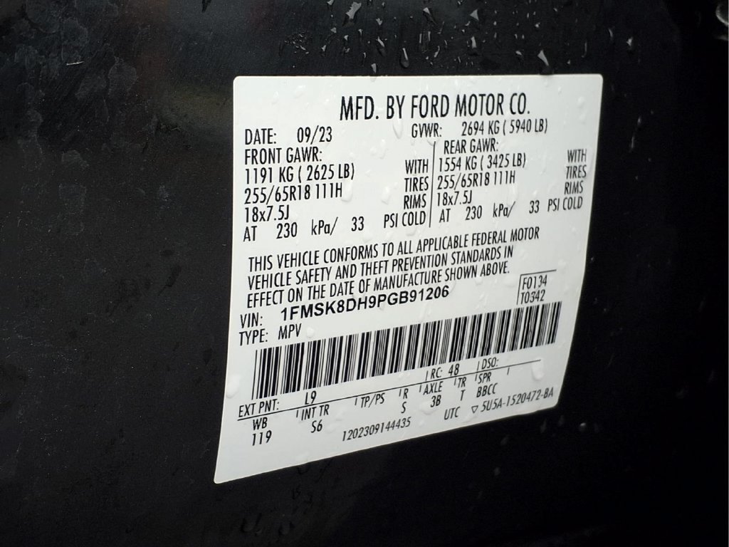 Used 2023 Ford Explorer XLT w/ Equipment Group 202A AWD/4WD image 23