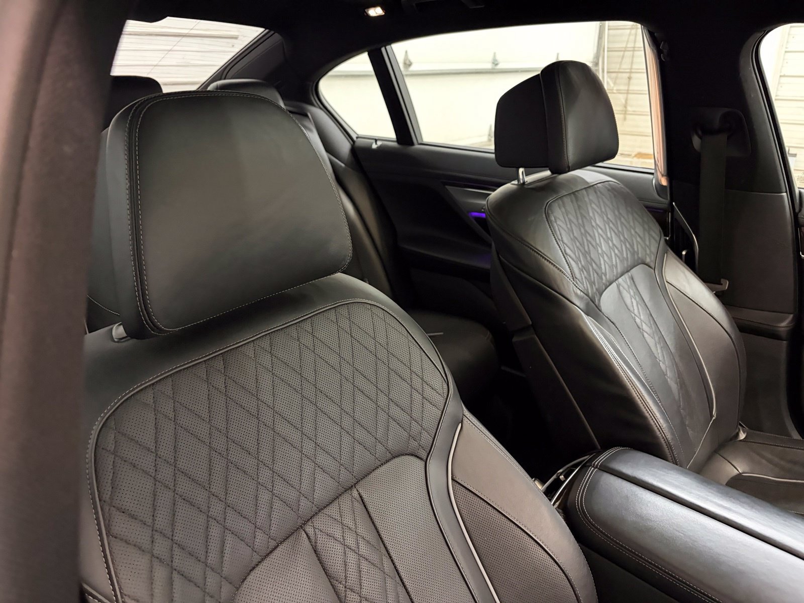 Used 2022 BMW 740i xDrive w/ M Sport Package AWD/4WD image 27