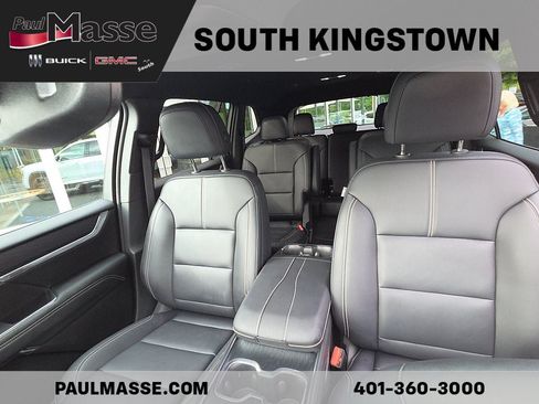 Used 2025 GMC Acadia Elevation w/ Elevation Premium Package AWD/4WD image 17