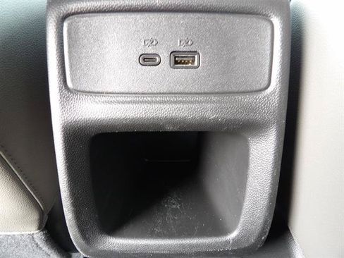 Used 2024 Chevrolet Trax ACTIV w/ Sunroof Package FWD image 35