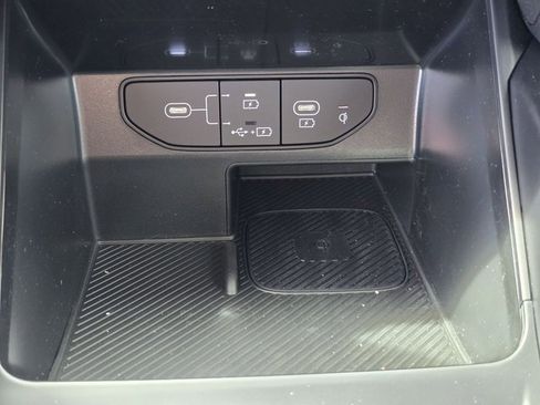 Used 2025 Kia Sorento S image 25