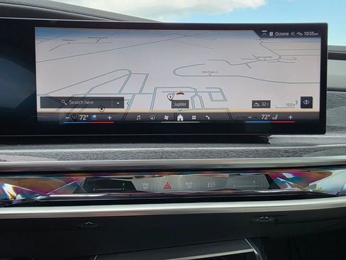 Certified 2025 BMW 750e xDrive w/ Premium Package AWD/4WD image 23