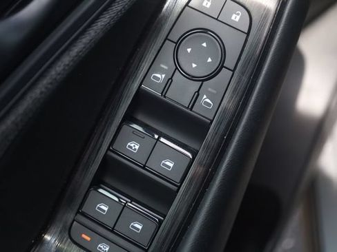 Used 2023 Nissan Rogue S FWD image 17