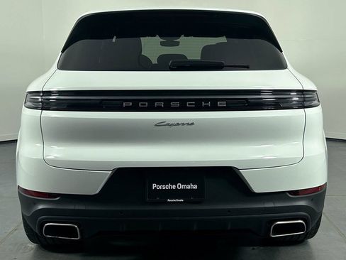 Used 2025 Porsche Cayenne AWD/4WD image 6