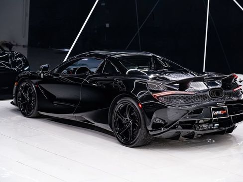 Used 2024 McLaren 750S Spider RWD image 28