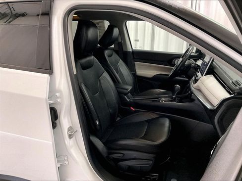 Used 2022 Jeep Compass Limited AWD/4WD image 11