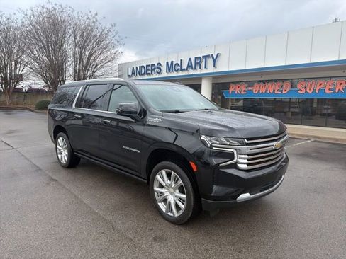 Used 2023 Chevrolet Suburban High Country image 1