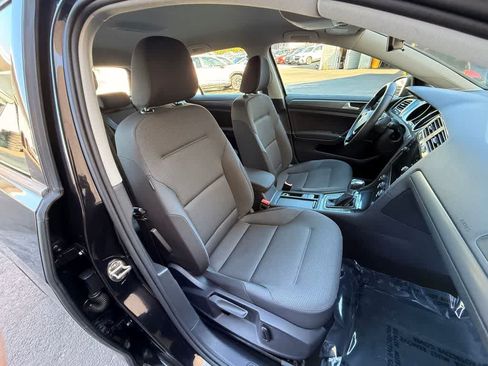 Used 2019 Volkswagen e-Golf SE w/ Driver Assistance Package FWD image 14