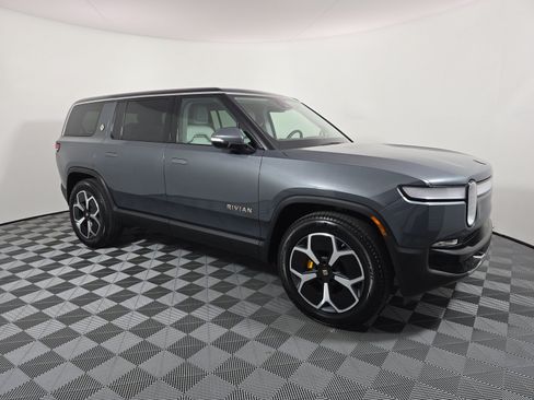 Used 2024 Rivian R1S Adventure AWD/4WD image 7