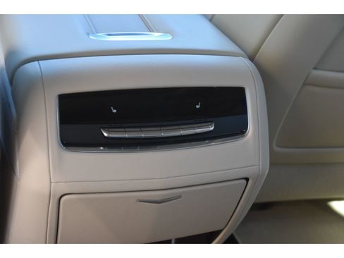 Used 2022 Cadillac Escalade Premium Luxury Platinum image 17