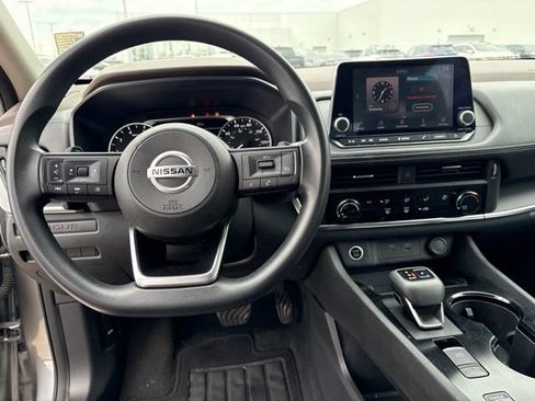 Used 2021 Nissan Rogue S FWD image 7