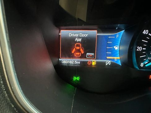 Used 2019 Ford Fusion SE FWD image 13