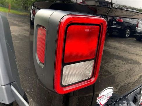Used 2020 Jeep Gladiator Mojave w/ Trailer Tow Package AWD/4WD image 13