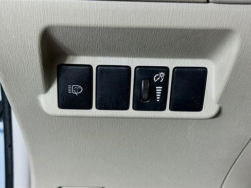 Used 2012 Toyota Prius V Five FWD image 17