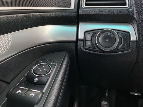 Used 2017 Ford Explorer XLT w/ Equipment Group 202A image 17