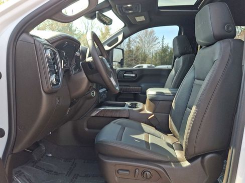 Used 2023 GMC Sierra 2500 Denali w/ Denali Ultimate Package image 16