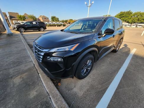 Used 2026 Nissan Rogue SV AWD/4WD image 3