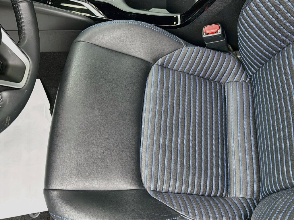 Used 2020 Toyota Corolla XSE FWD image 21