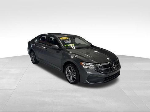 Used 2024 Volkswagen Jetta SE FWD image 7