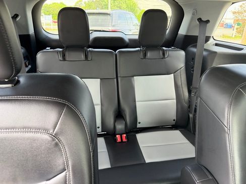 Used 2022 Ford Explorer XLT w/ Equipment Group 202A image 39