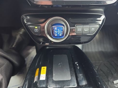 Used 2020 Toyota Prius Prime XLE image 27