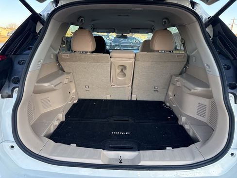 Used 2018 Nissan Rogue SV image 14