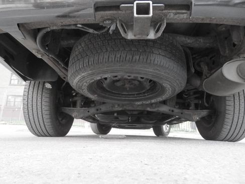 Used 2015 Ford Expedition EL XLT image 39