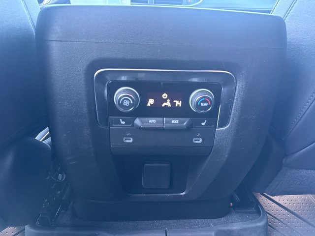 Used 2024 Chevrolet Tahoe Premier AWD/4WD image 29