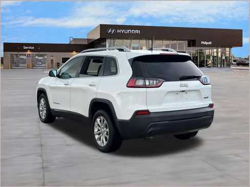 Used 2019 Jeep Cherokee Latitude w/ Popular Appearance Group FWD image 3