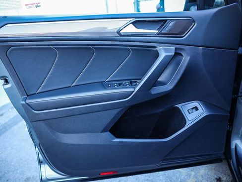 Used 2022 Volkswagen Tiguan SE R-Line image 29