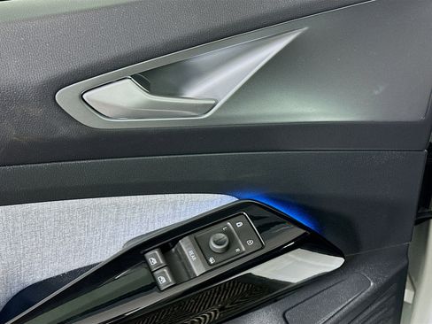 Used 2024 Volkswagen ID.4 2WD image 15