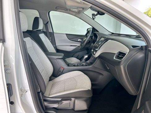 Used 2022 Chevrolet Equinox LS w/ LS Convenience Package FWD image 31