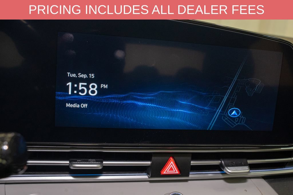 Used 2025 Hyundai Elantra Limited FWD image 13